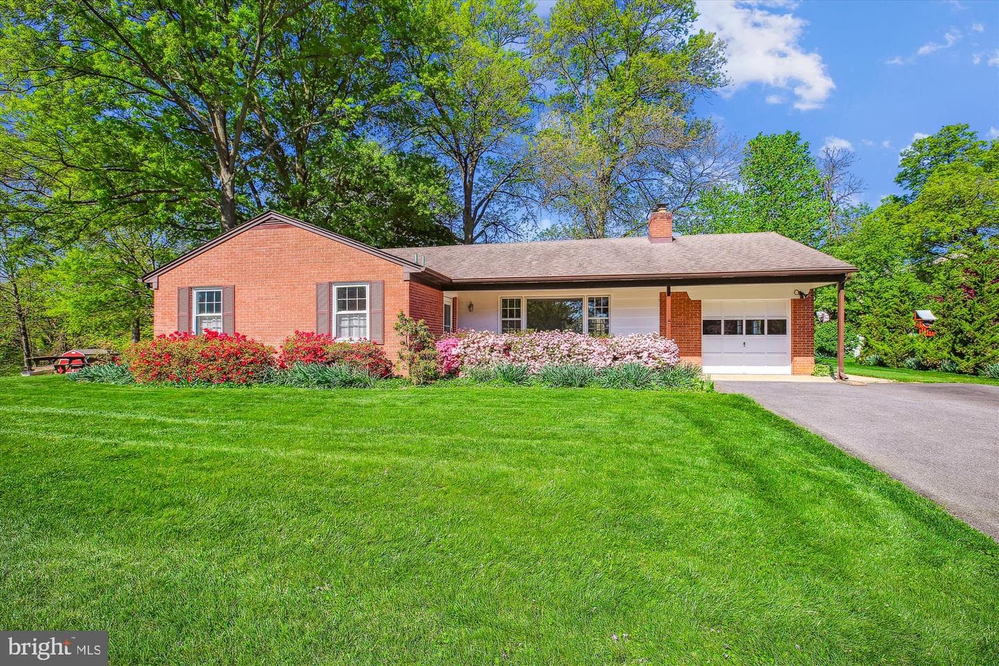 18312 Metz Drive photo 1
