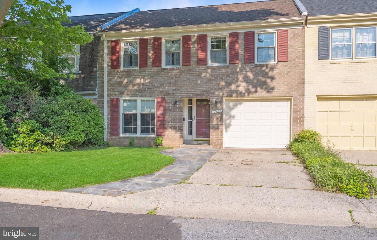 19207 Racine Court photo 1