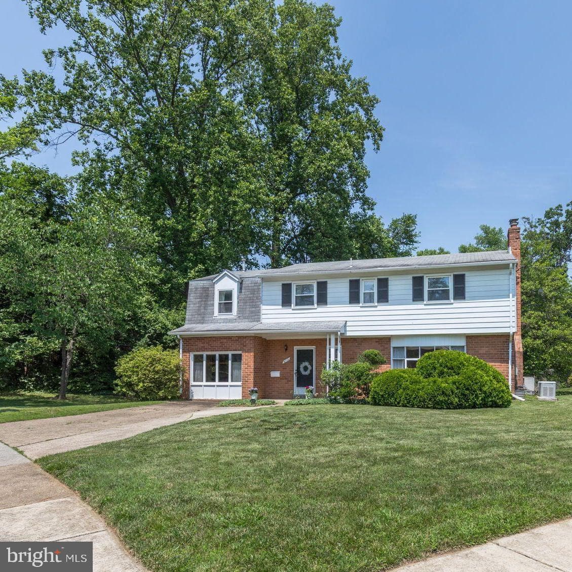 6115 Lone Oak Drive photo 1
