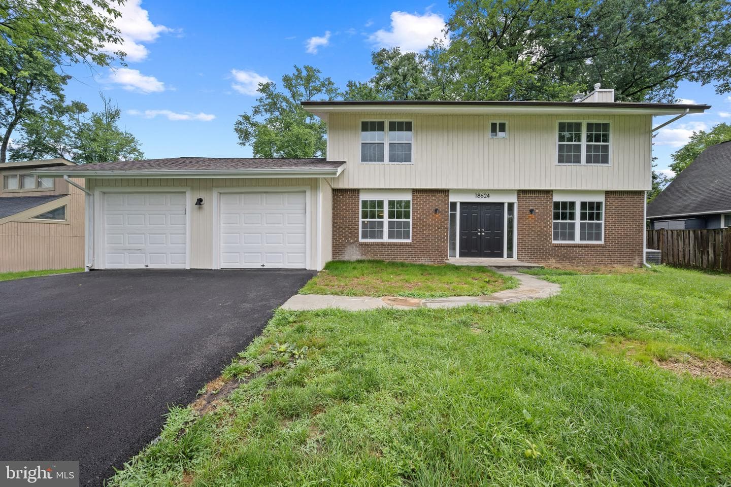 18624 Queen Elizabeth Drive photo 1