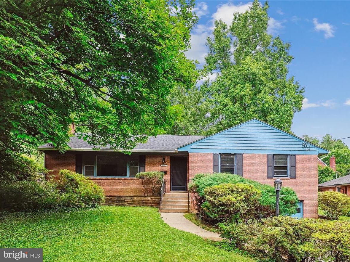 1305 Woodside Parkway photo 1