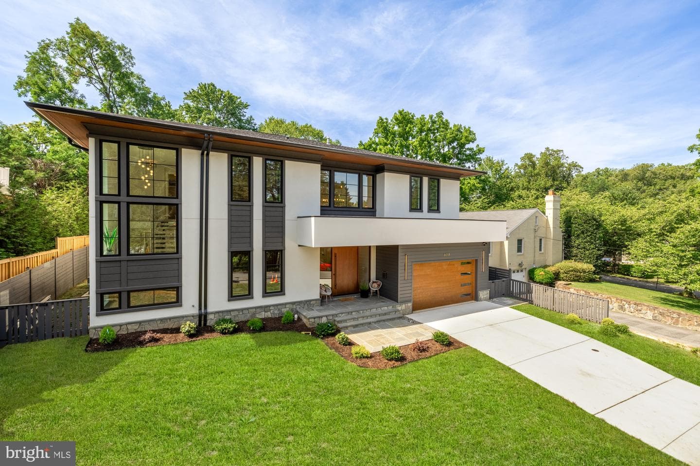 6018 Madawaska Road photo 1
