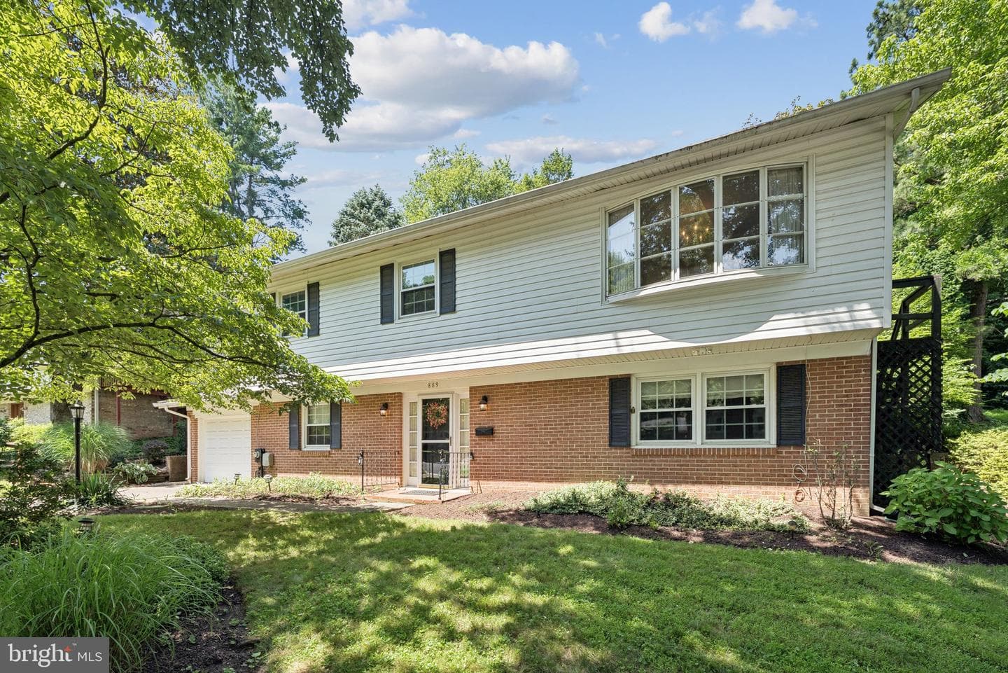 889 Diamond Drive photo 1