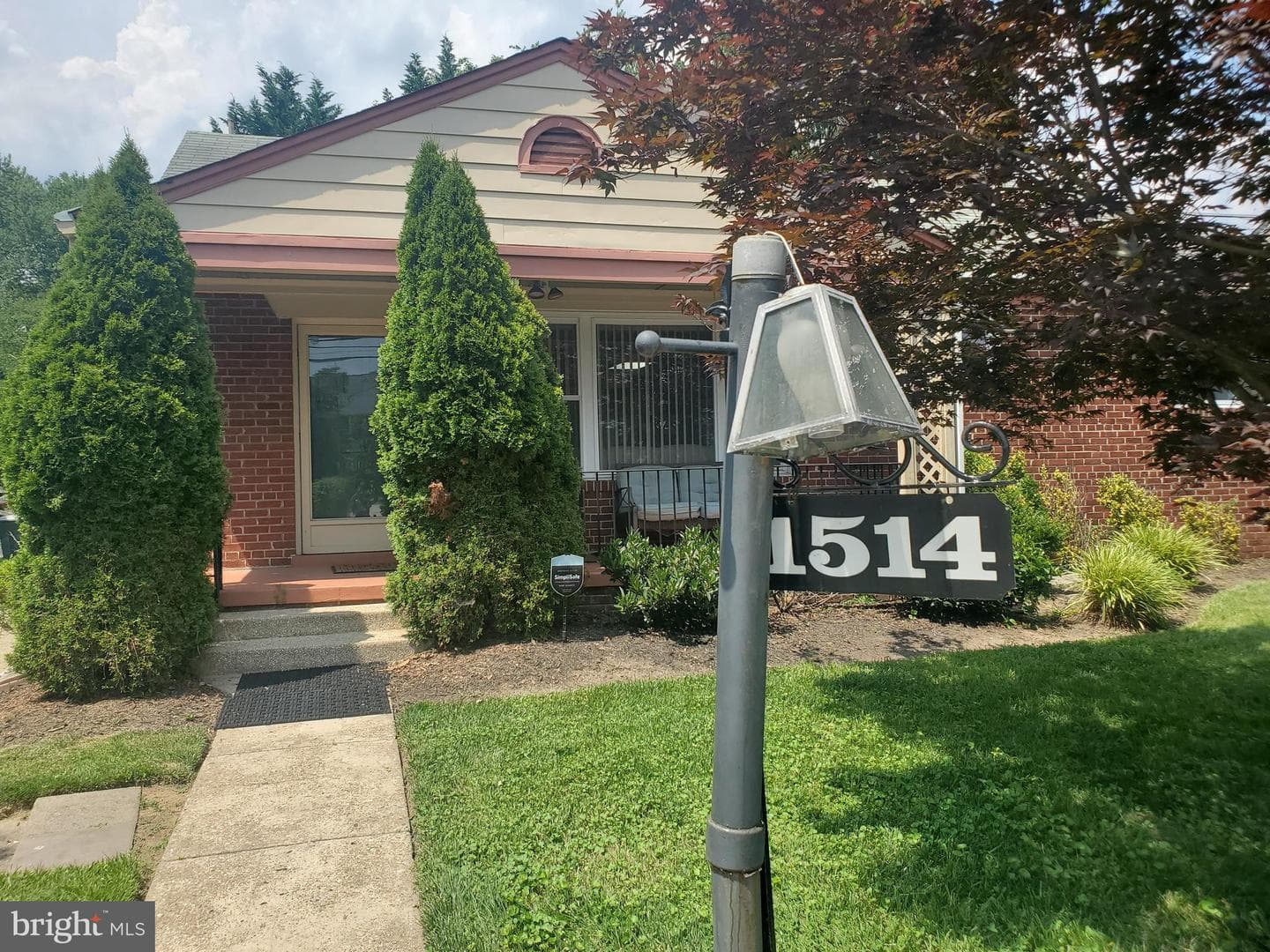 1514 Oakview Drive photo 1