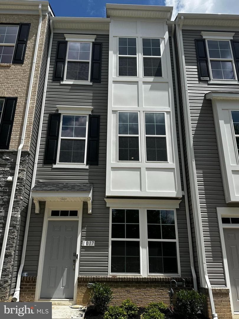 1017 Village Club Alley photo 1