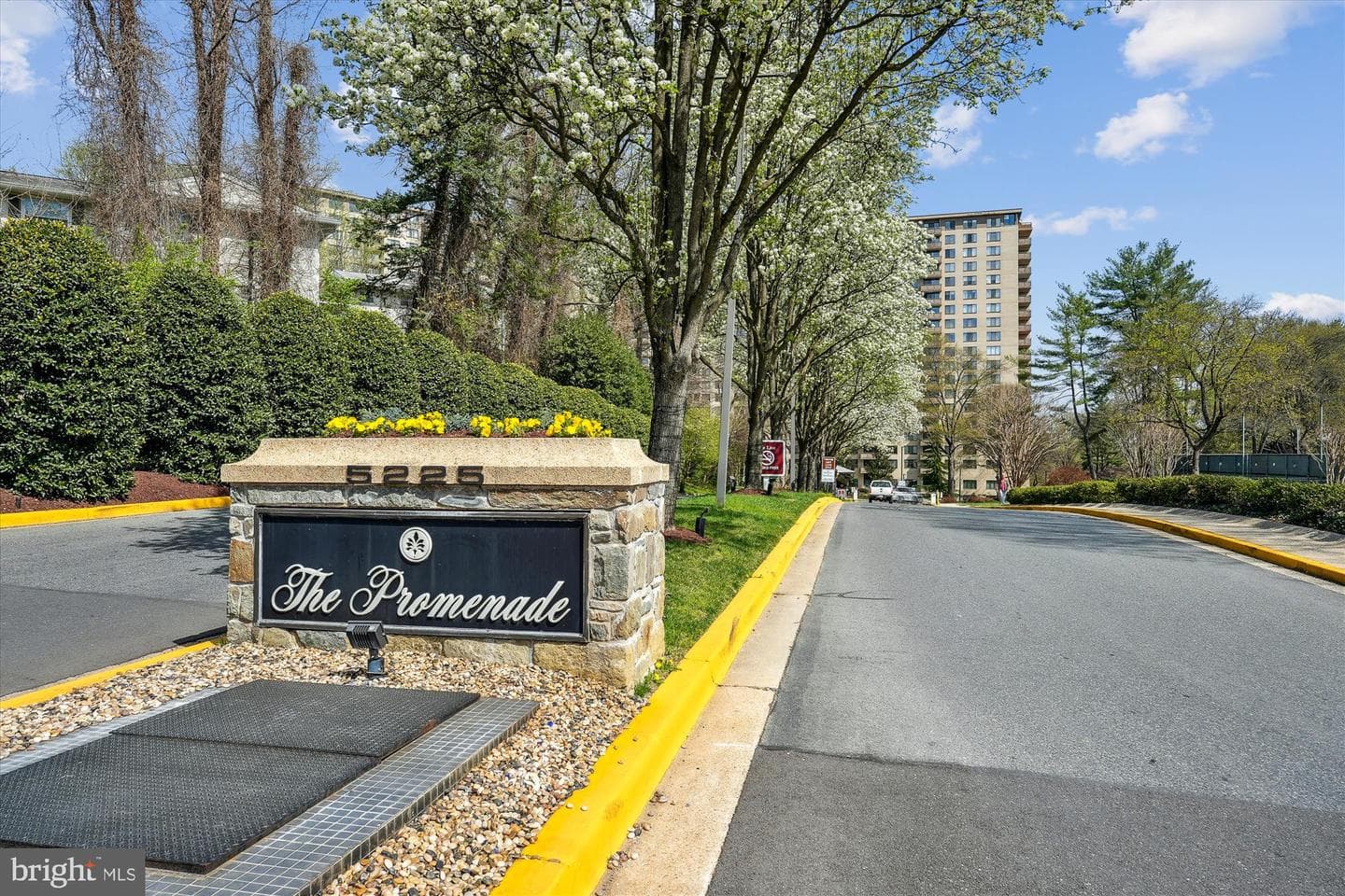 5225 Pooks Hill Road #417n