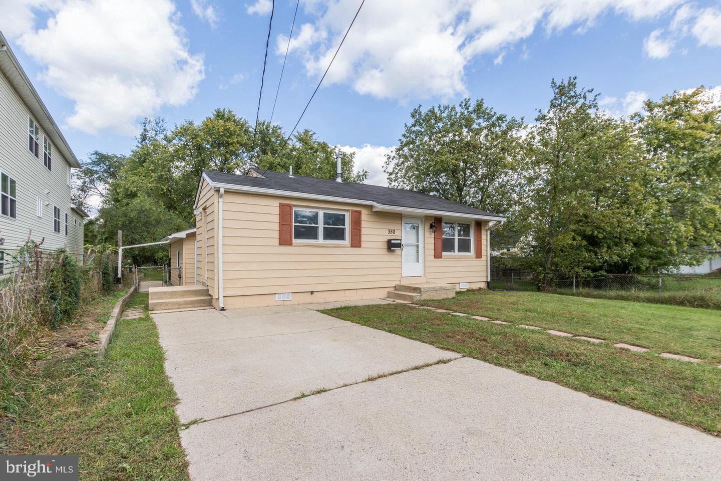 350 Howard Avenue photo 1