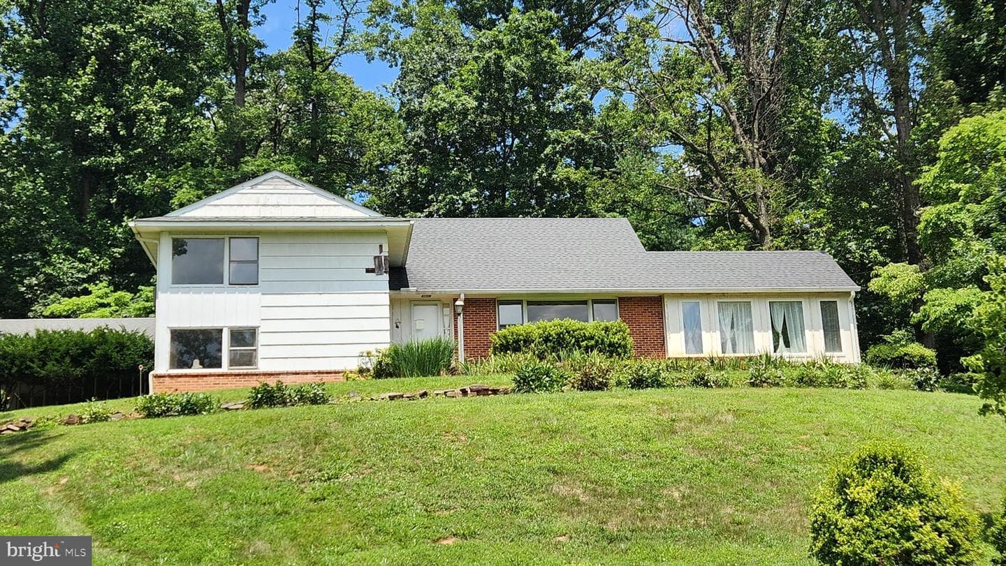 9801 Watts Branch Drive photo 1