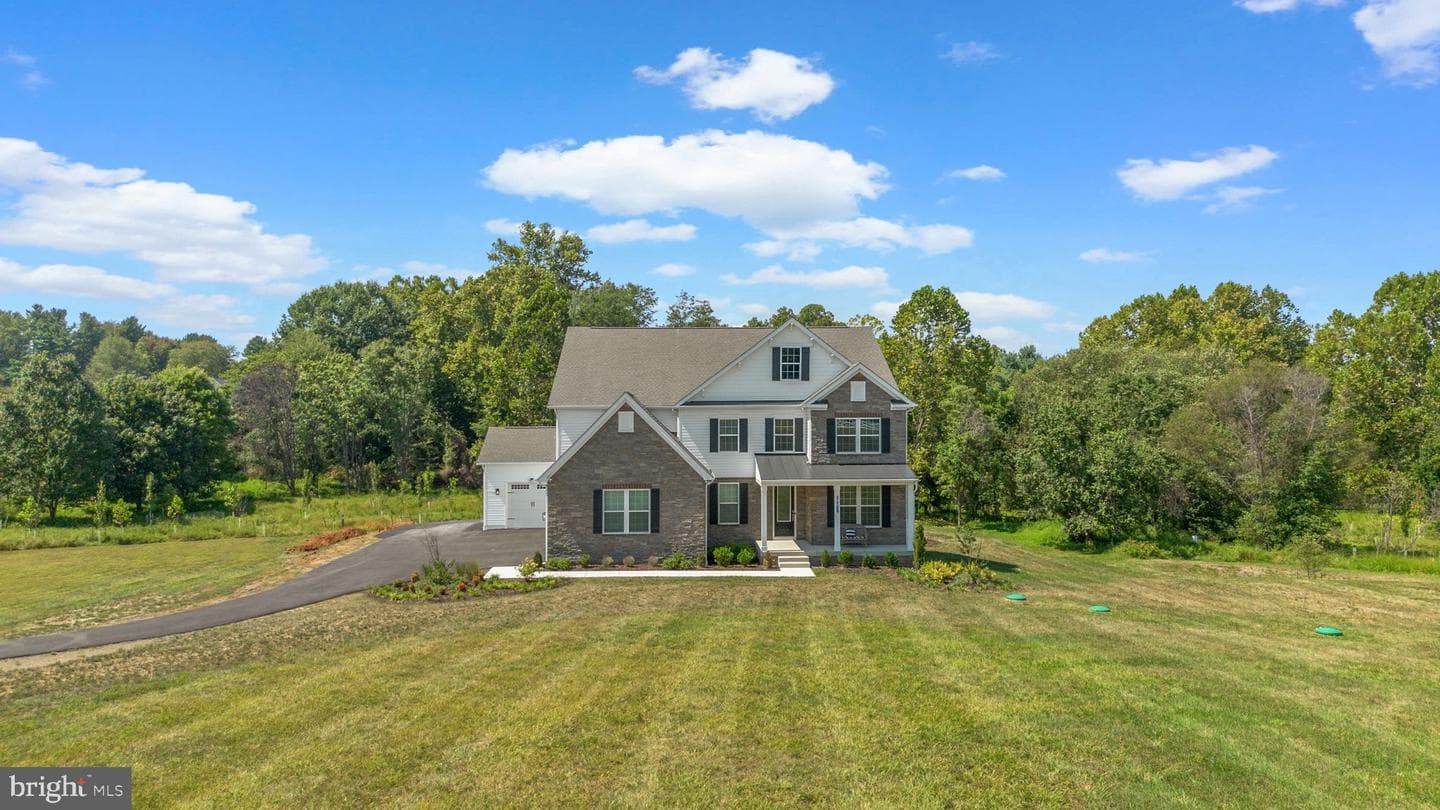 21708 Woodfield Road photo 1