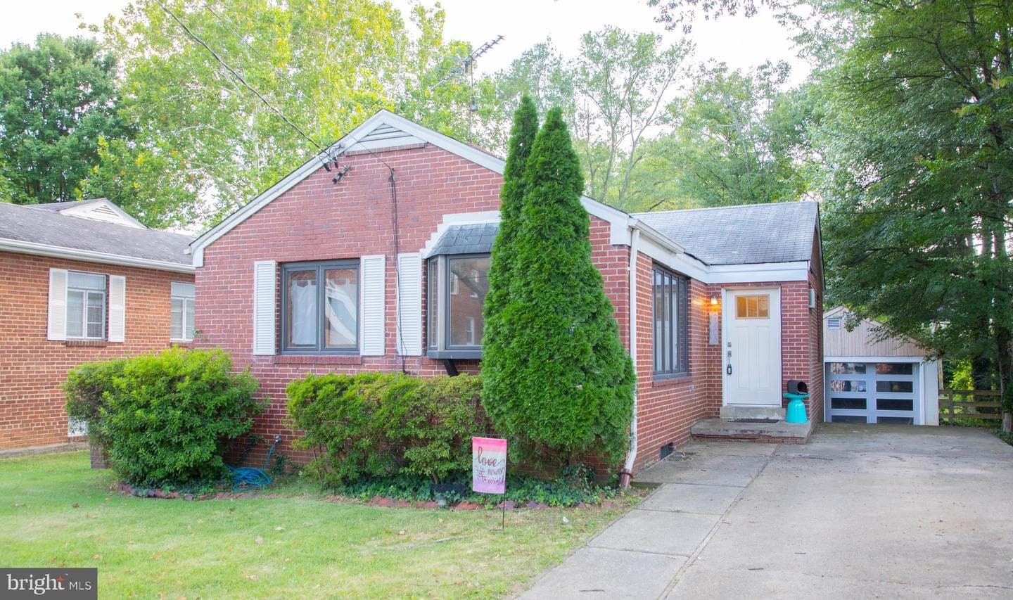 9406 Seminole Street photo 1