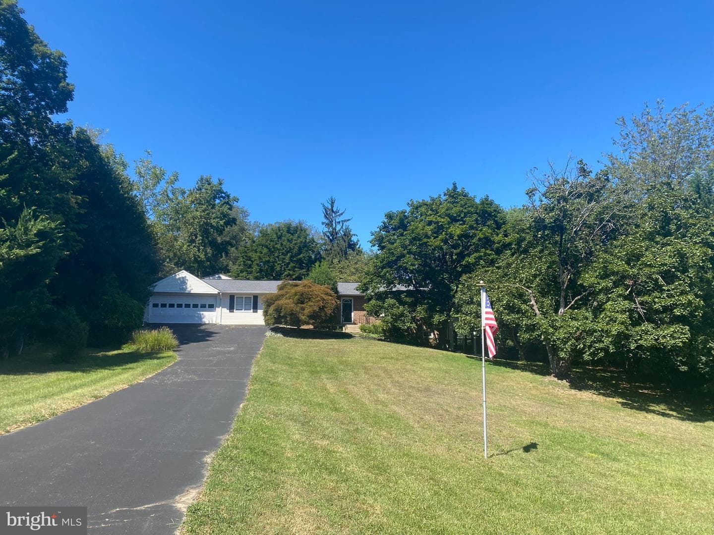 9845 Moyer Road photo 1