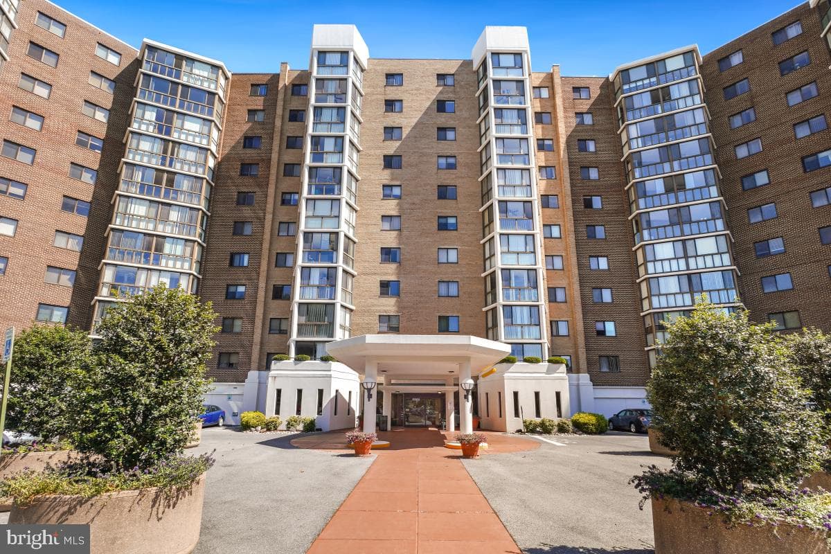 15100 Interlachen Drive #4-1021 photo 1