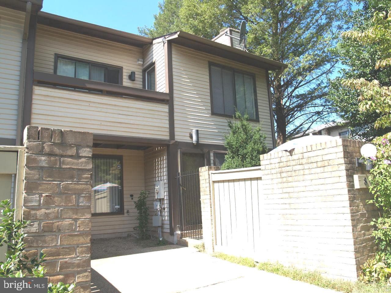 8 Copps Hill Court photo 1