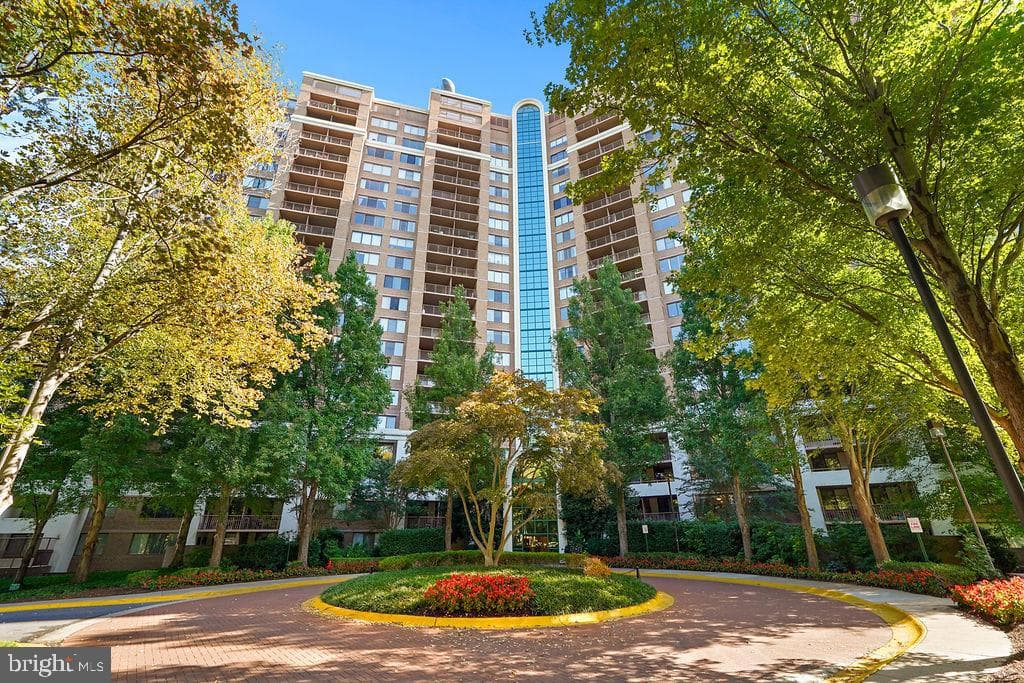 10101 Grosvenor Place #1004 photo 1
