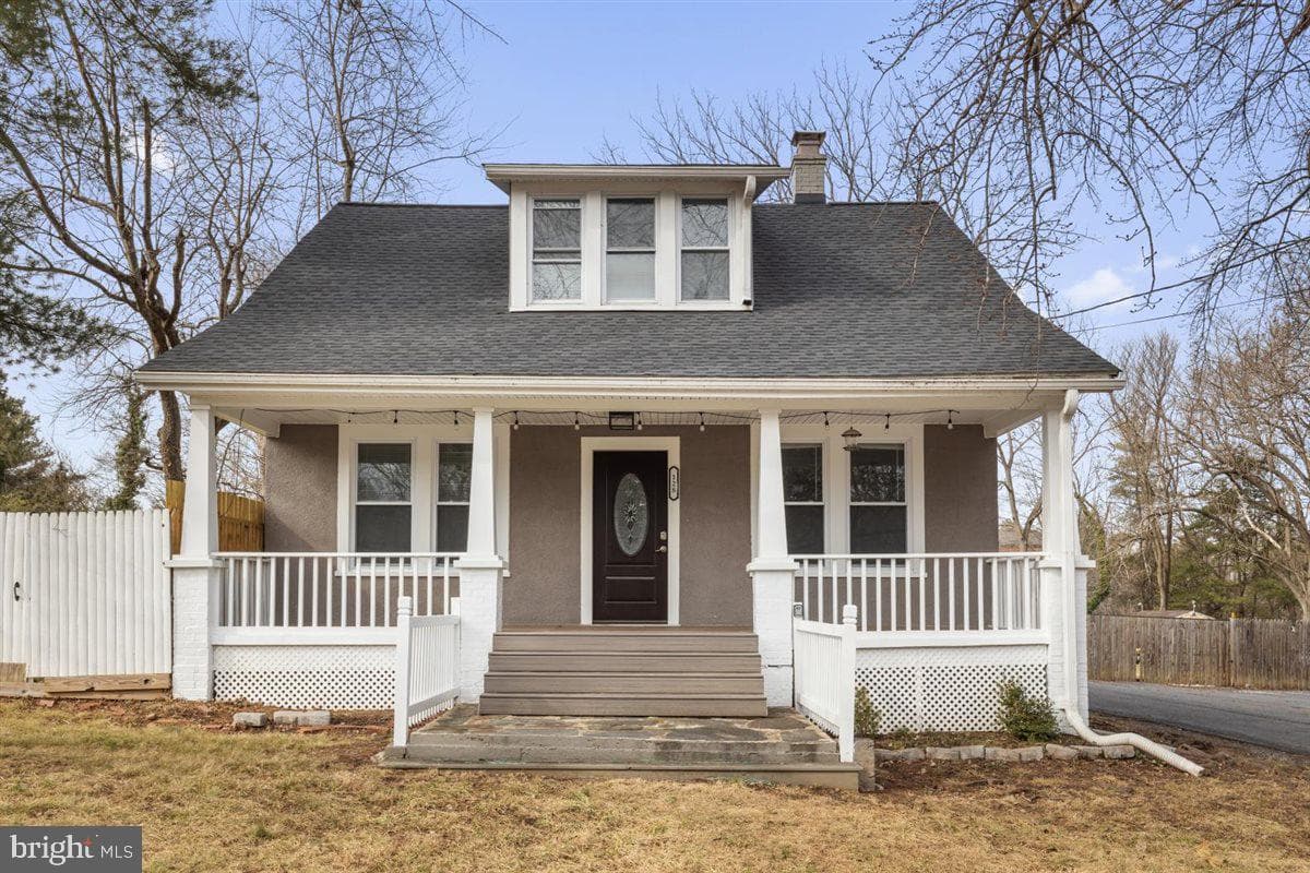 128 Washington Grove Lane photo 1