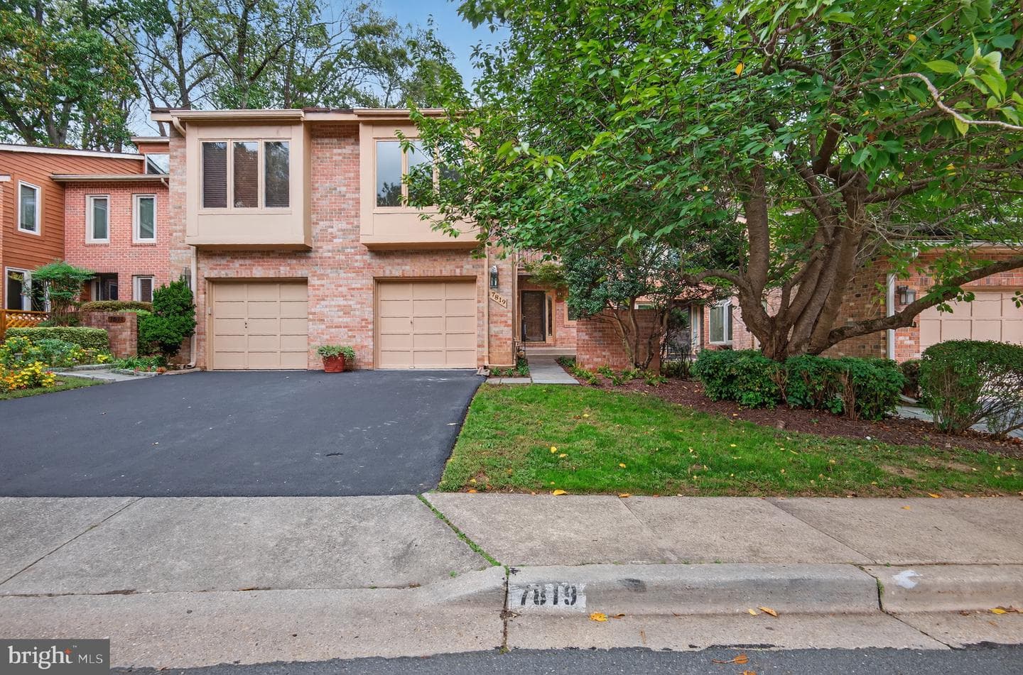 7819 Whiterim Terrace photo 1