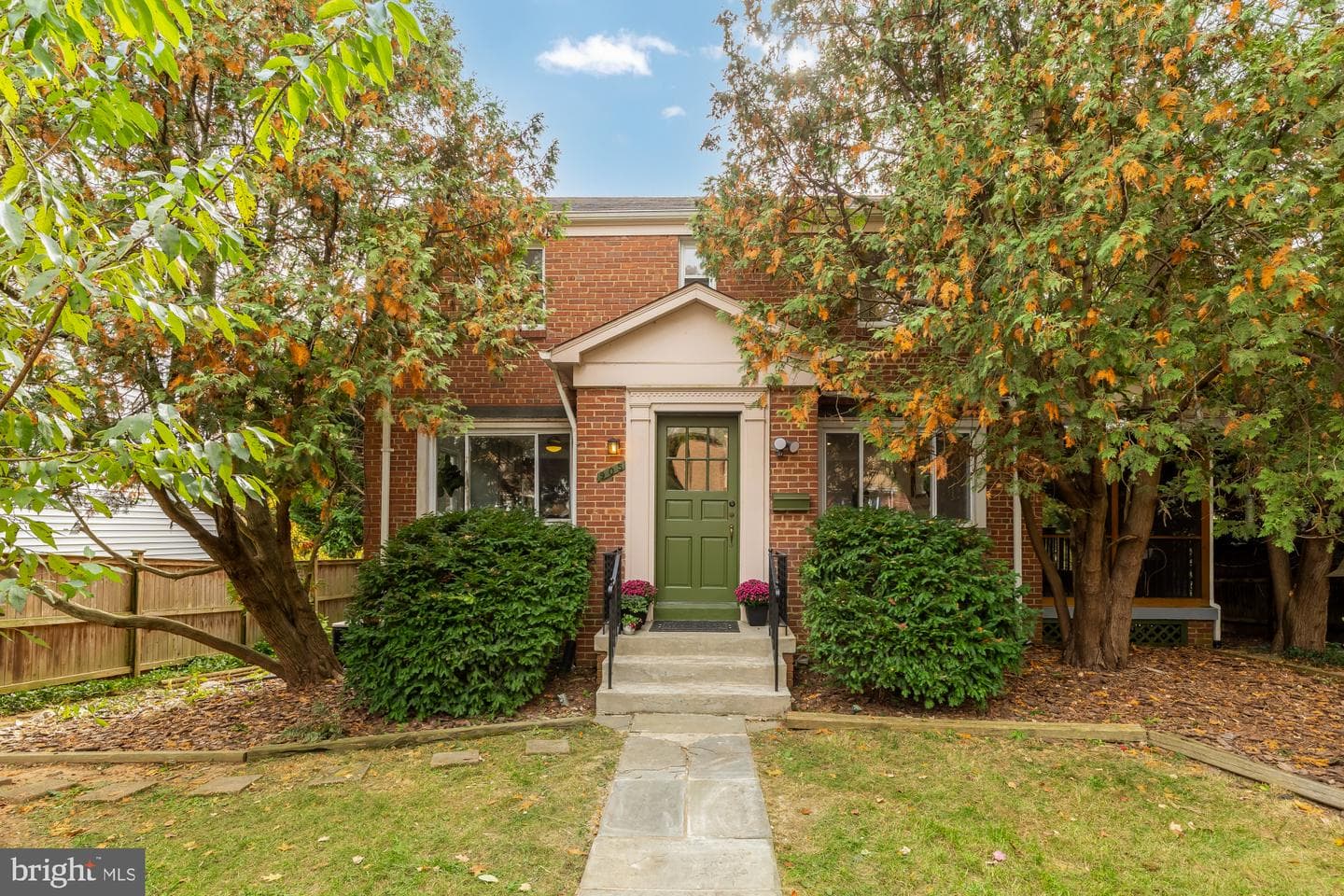 905 Malcolm Drive photo 1