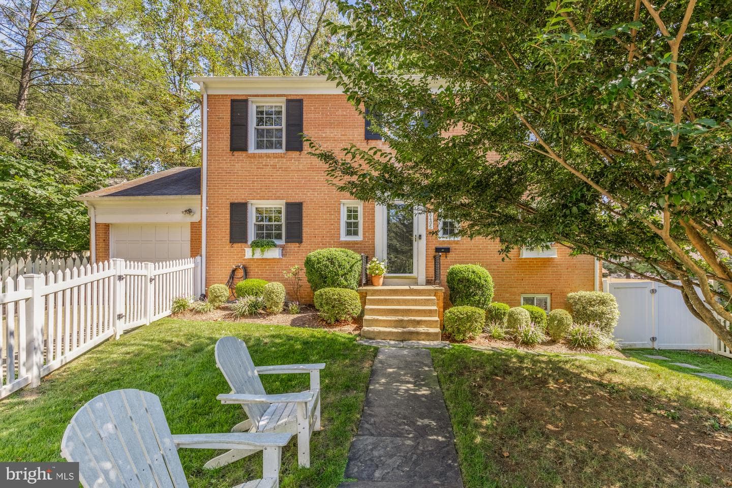 6405 Redwing Road photo 1
