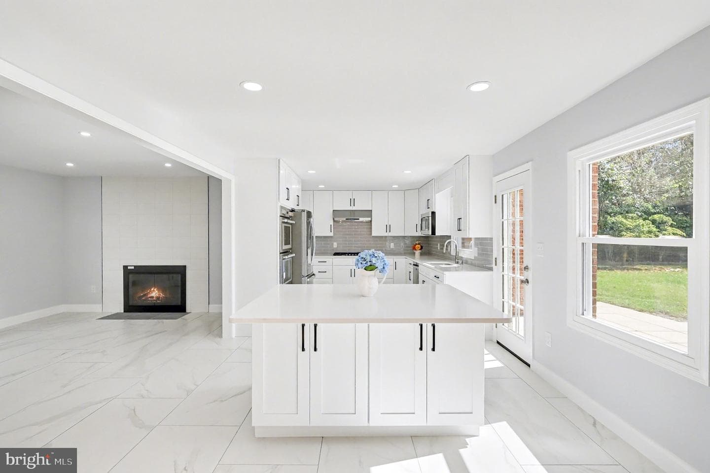 2428 White Horse Lane