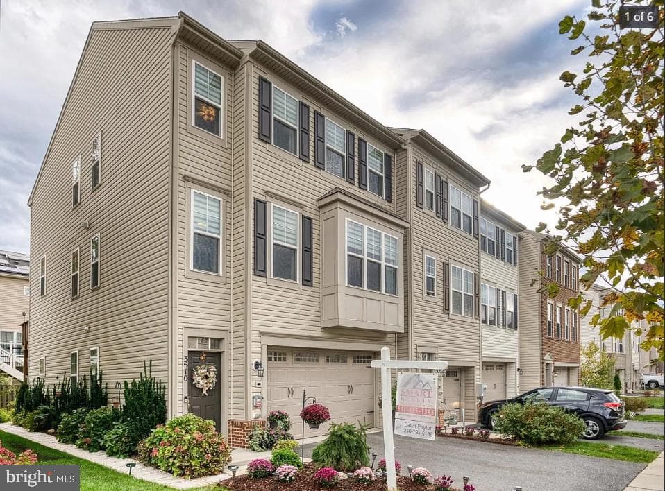 3510 Landing Way photo 1