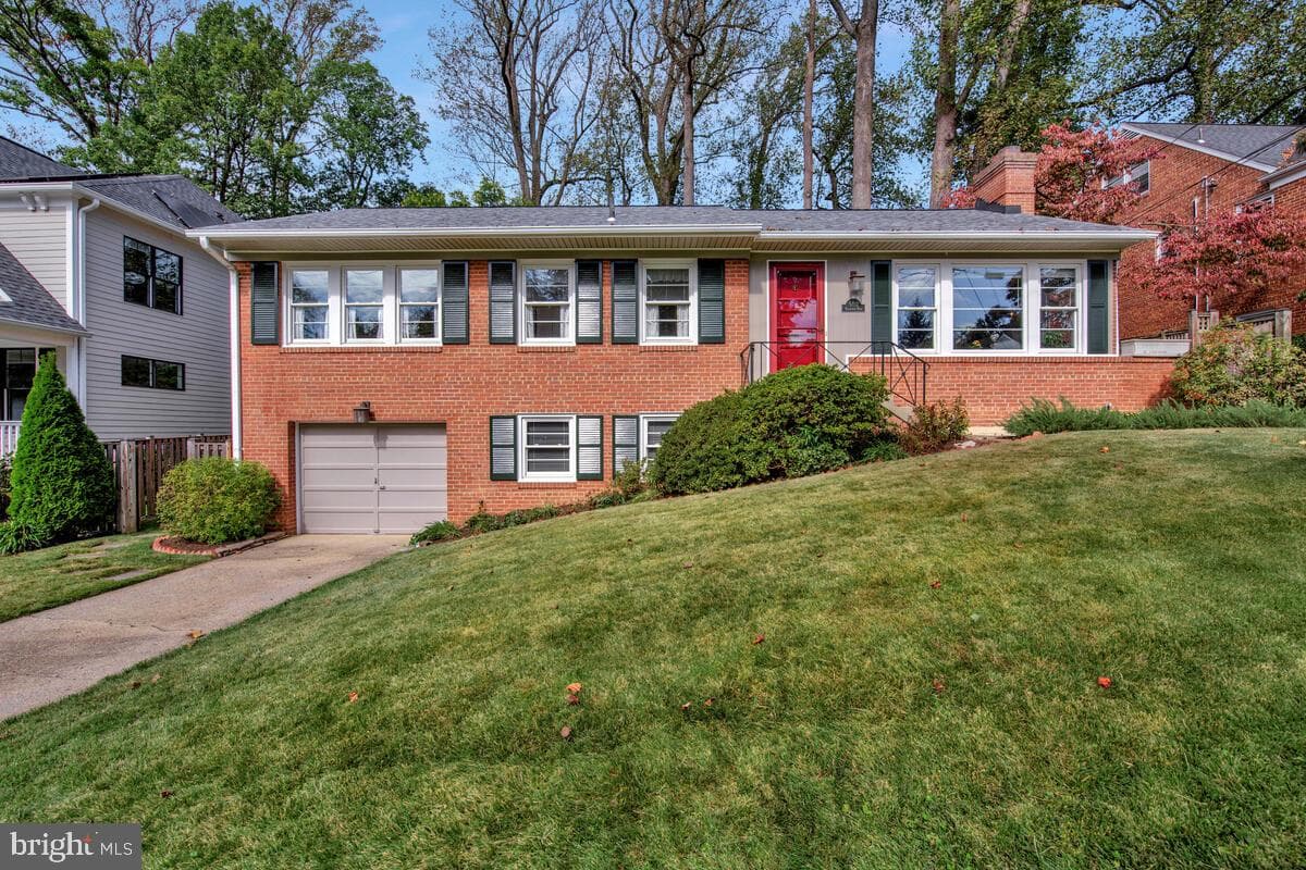 5811 Ridgefield Road photo 1