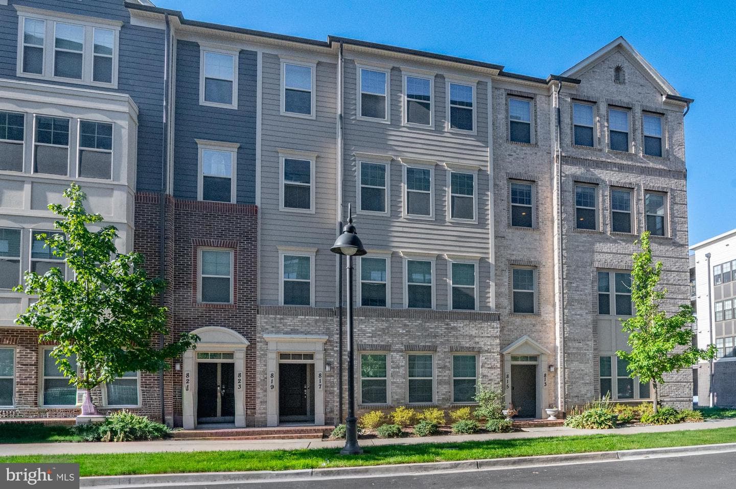 819 Rockwell Avenue #819 photo 1