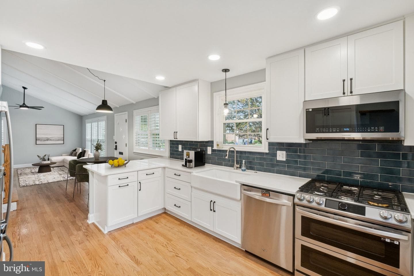 10109 Renfrew Road photo 1