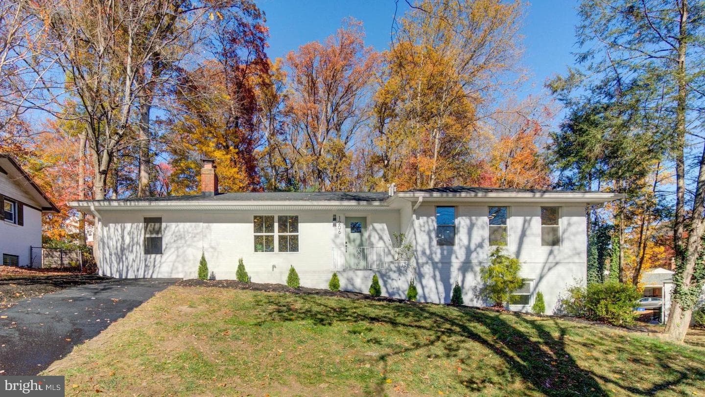1206 La Grande Road photo 1