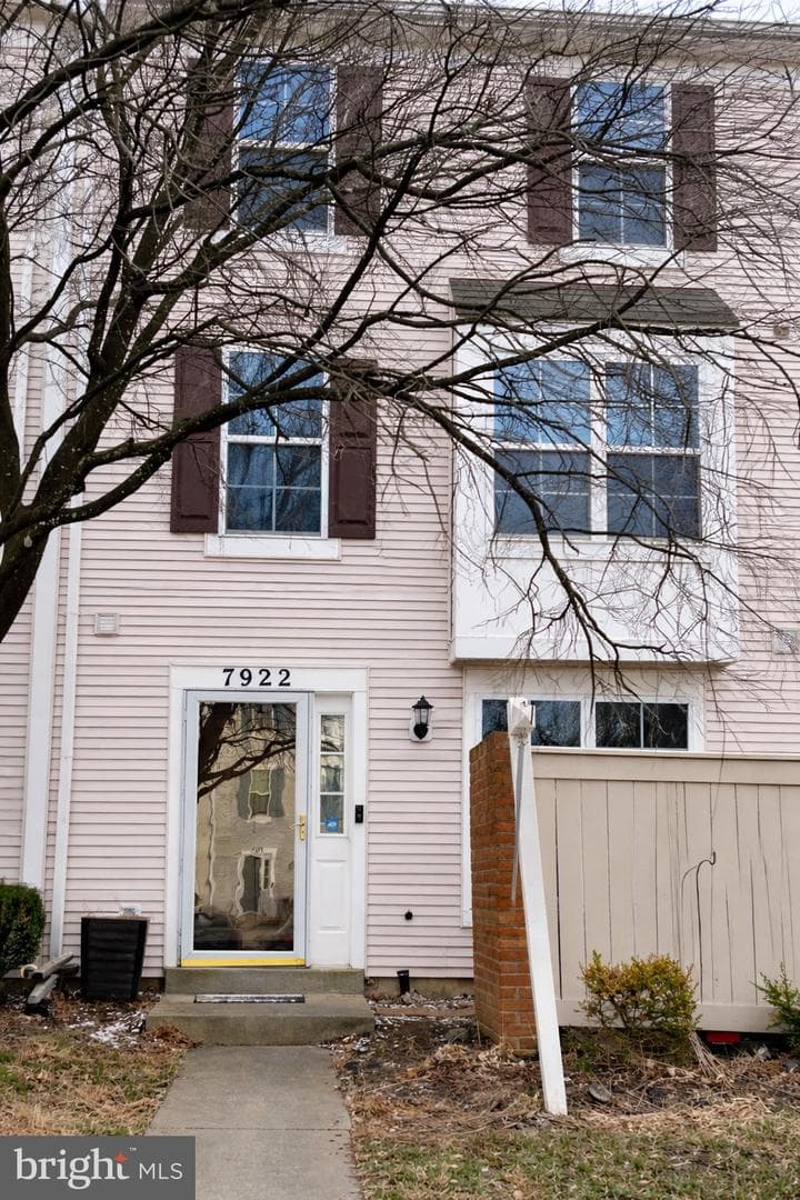 7922 Otter Cove Court photo 1