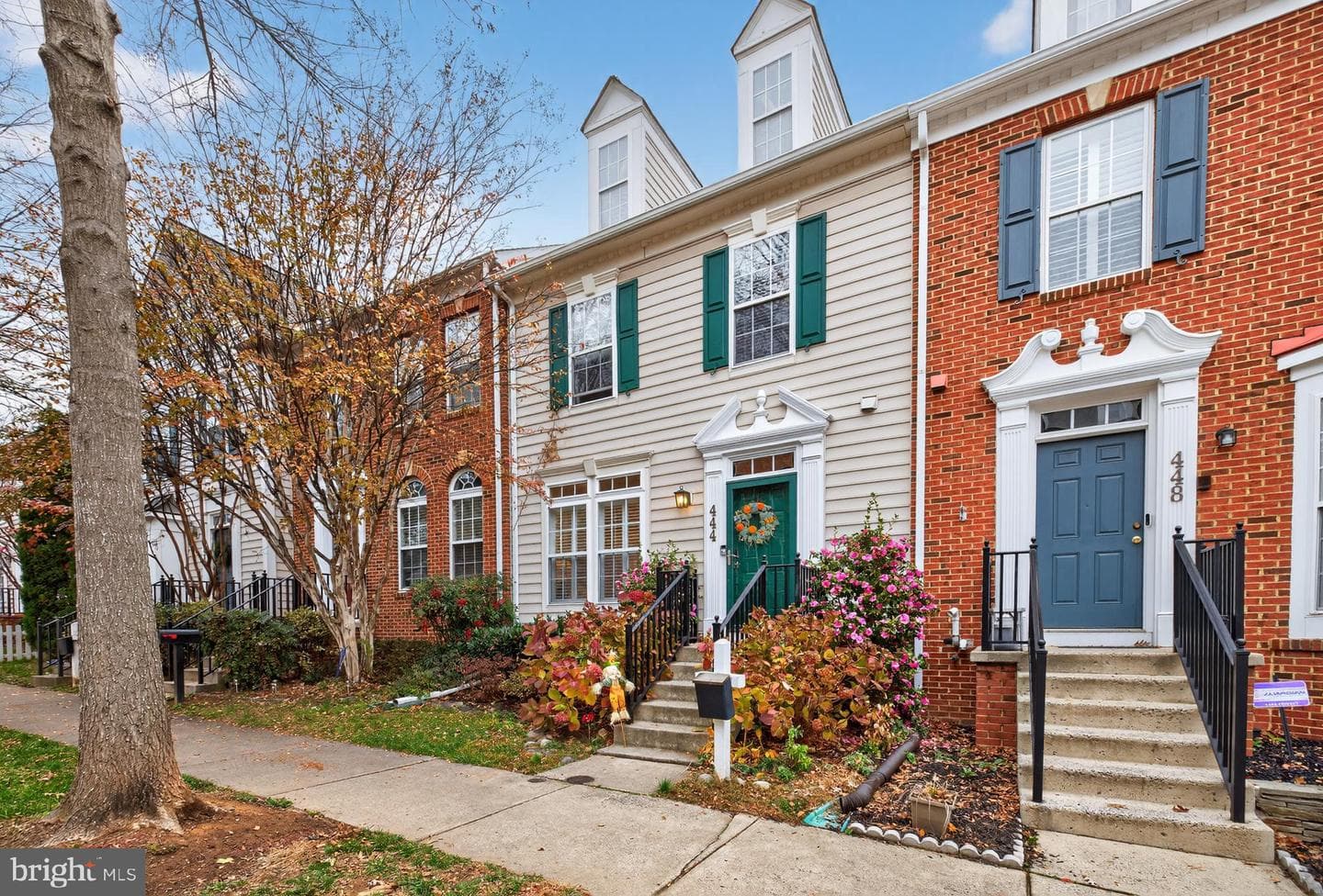 444 Clayhall Street photo 1