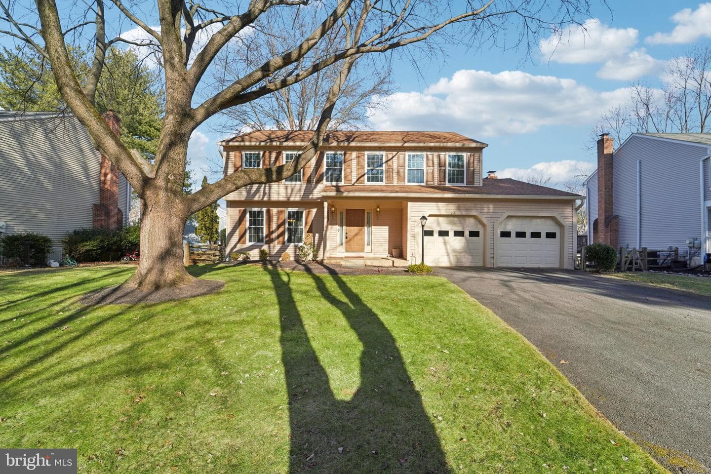 216 Bookham Lane photo 1