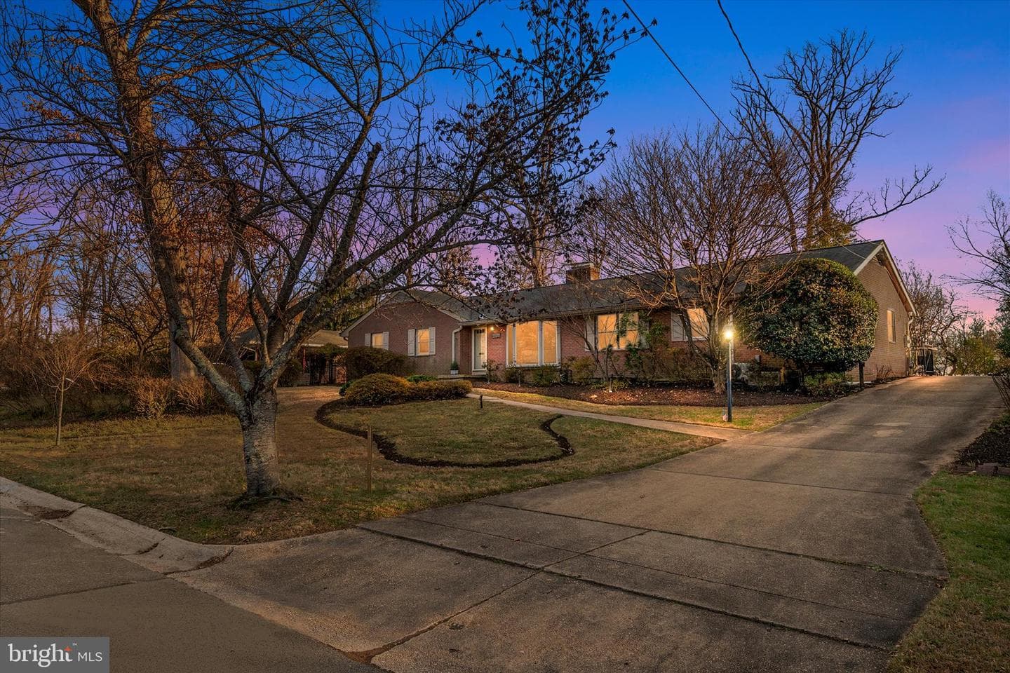 2100 Hermitage Avenue photo 1