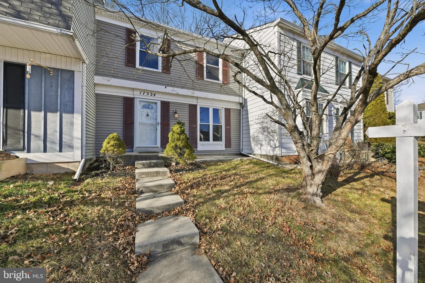 17524 Longview Lane photo 1