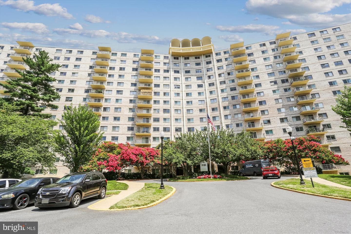 1121 University Boulevard W #907-B photo 1