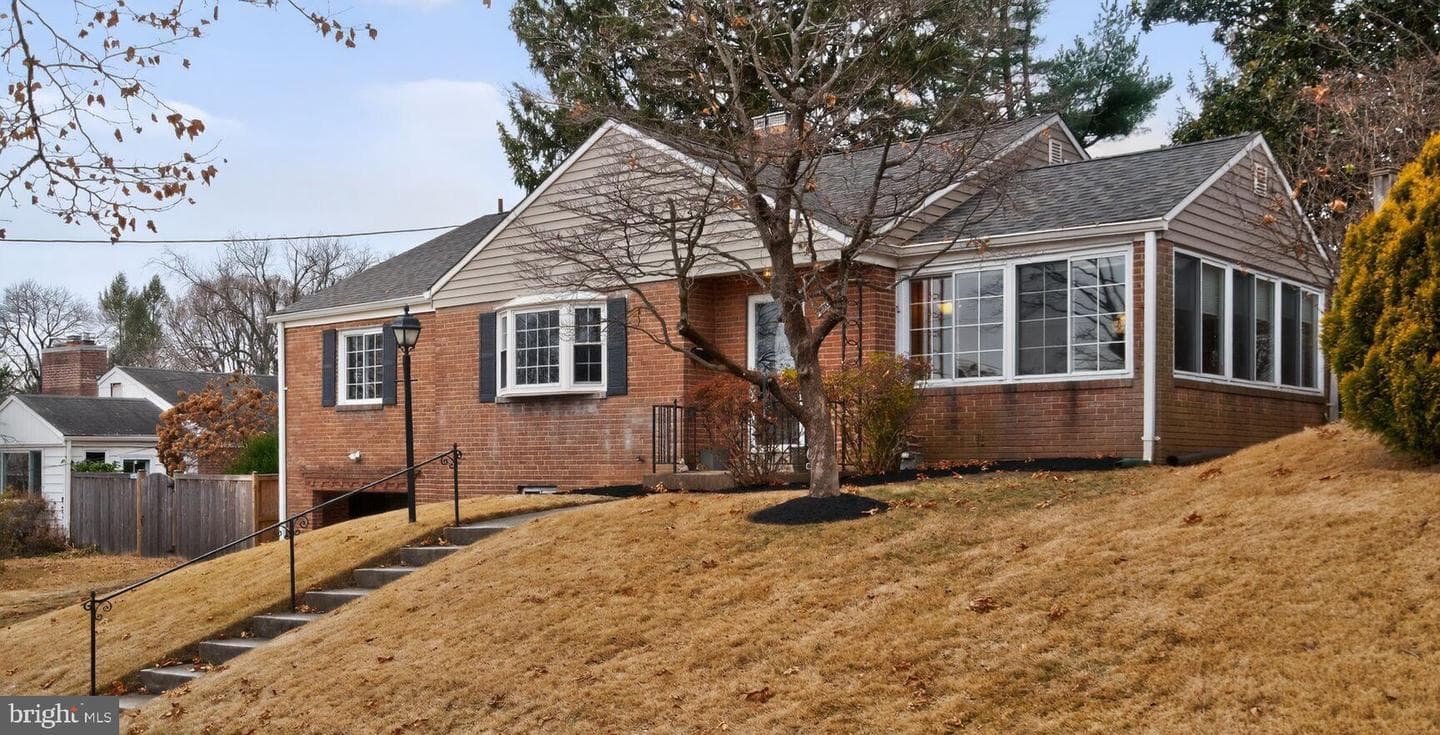 4503 Woodfield Road photo 1
