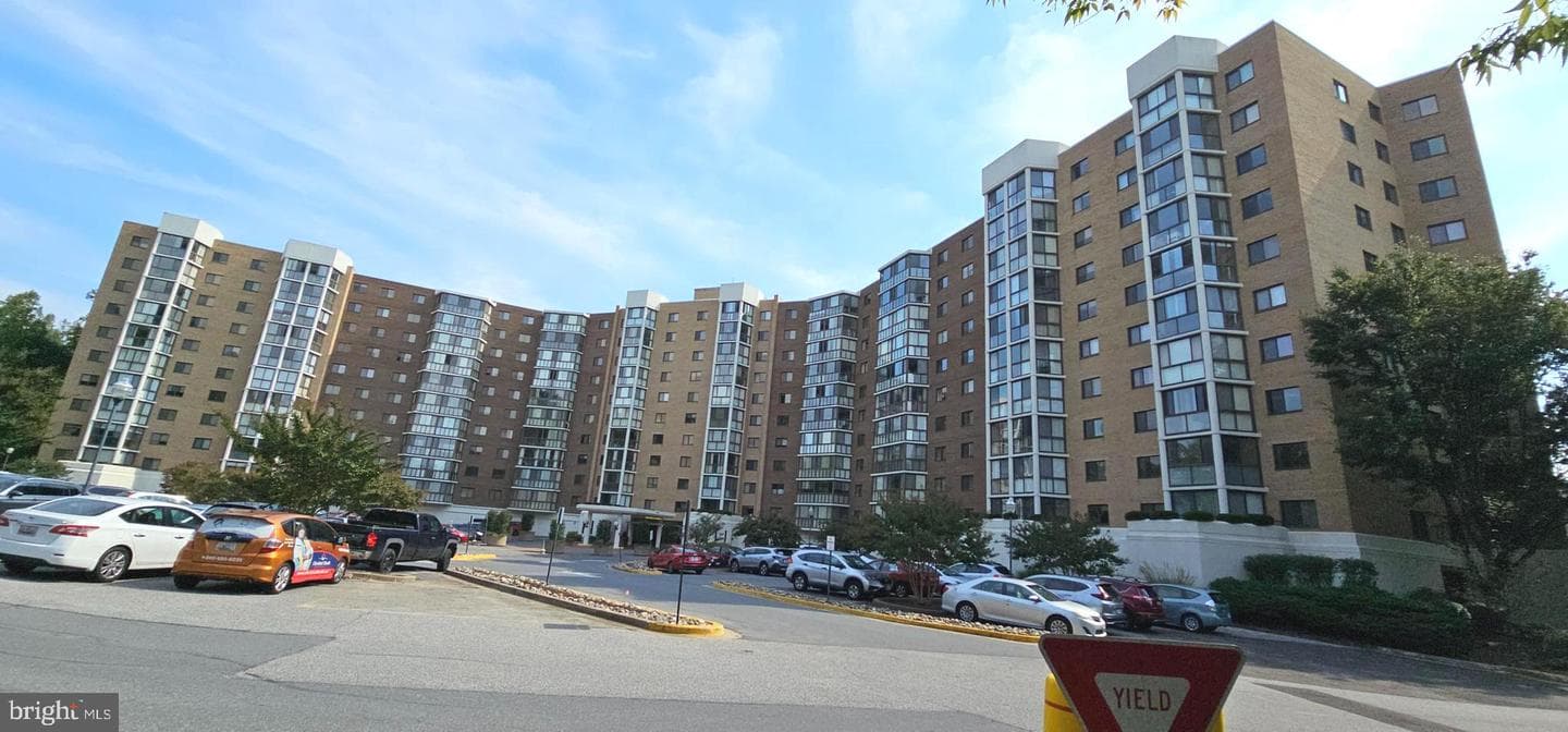 15100 Interlachen Drive #4-908 photo 1