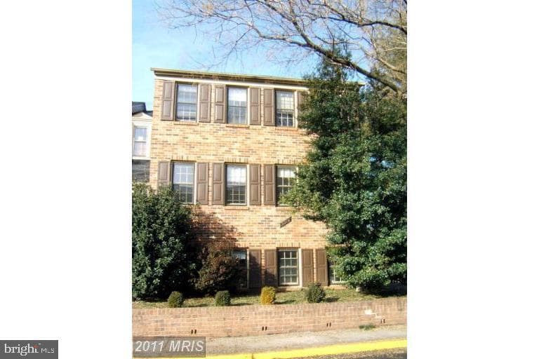 5913 Tudor Lane #5913 photo 1