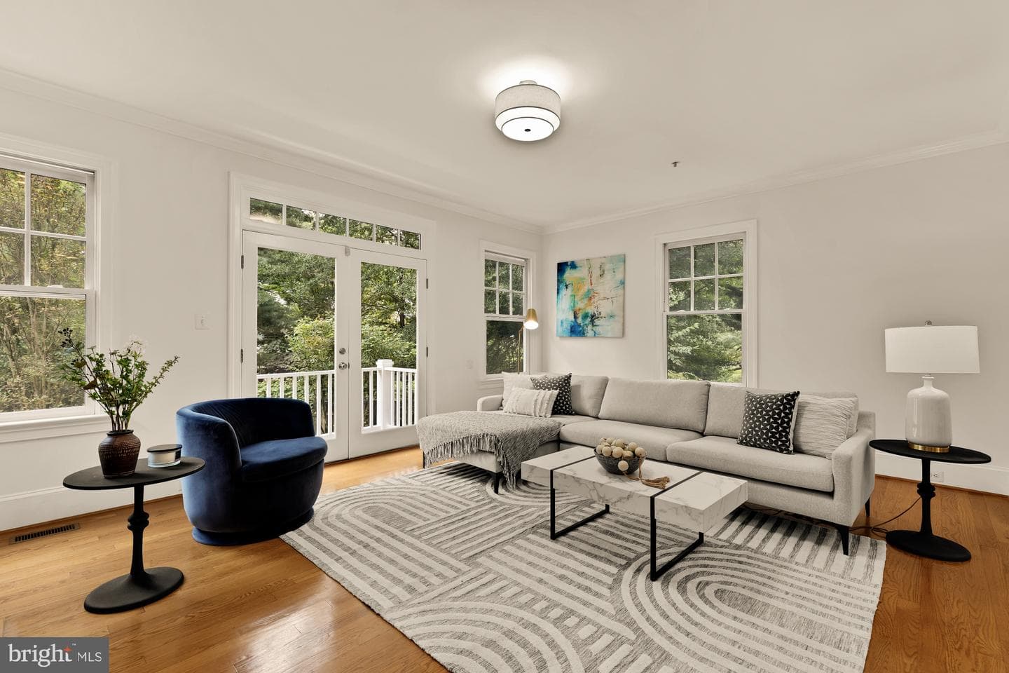 5301 McKinley Street photo 1