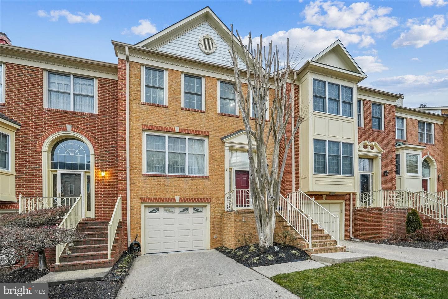 28 Sterling Court photo 1
