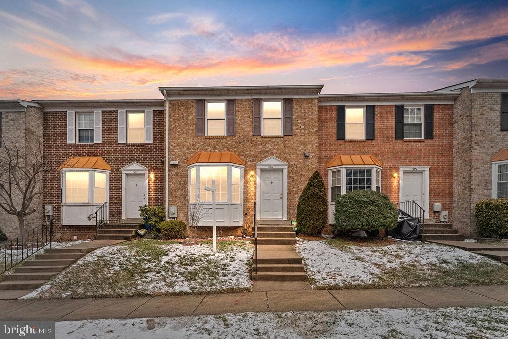 1211 Knoll Mist Lane photo 1