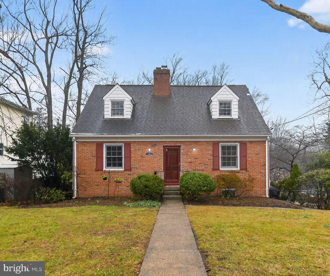 1002 Heather Avenue photo 1