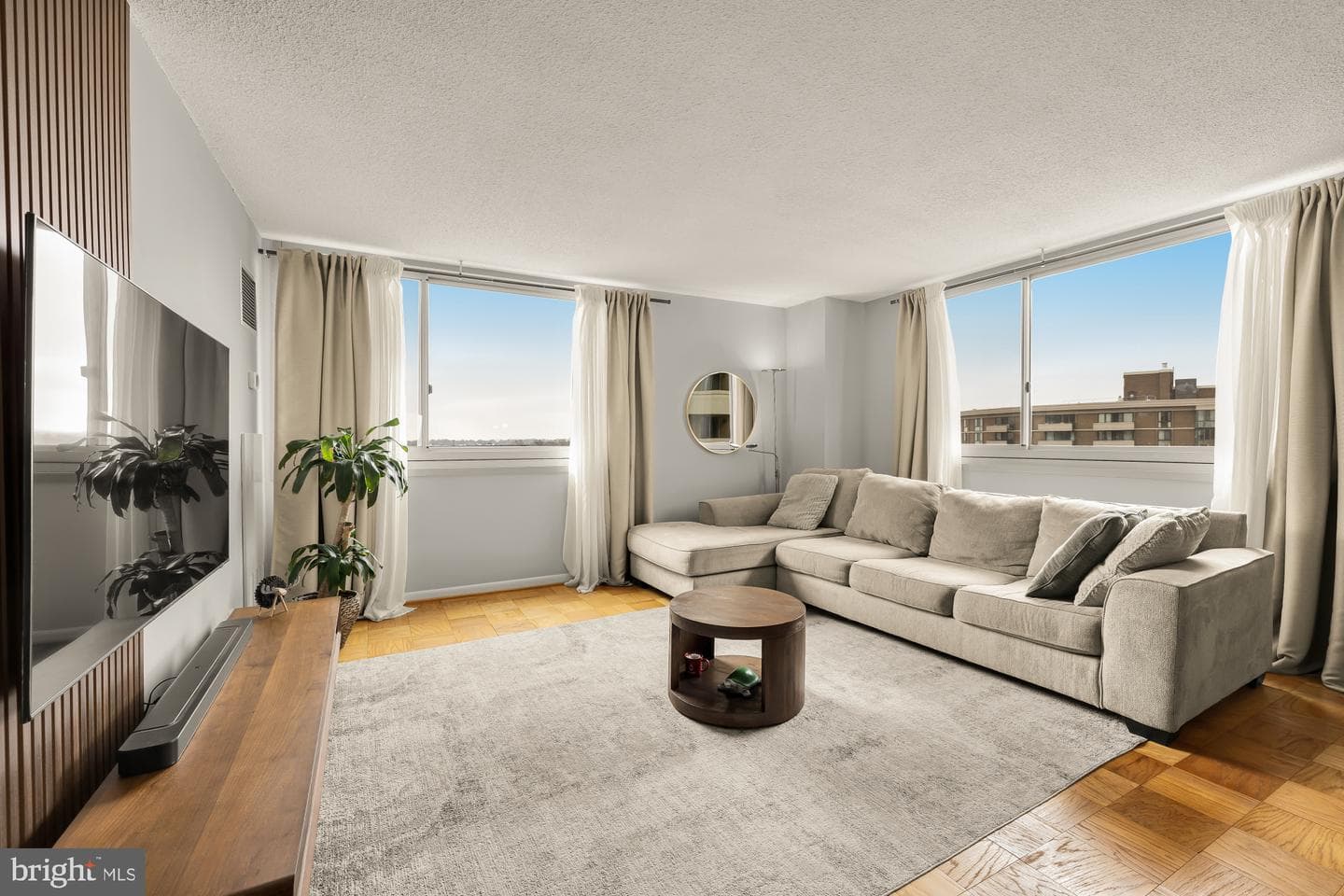 4601 N Park Avenue #1119