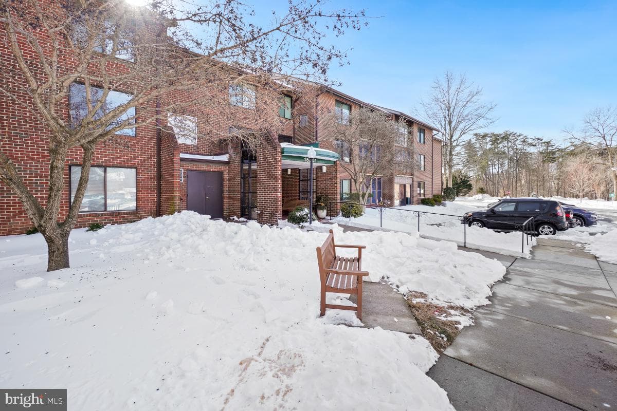 15301 Beaverbrook Court #2c photo 1