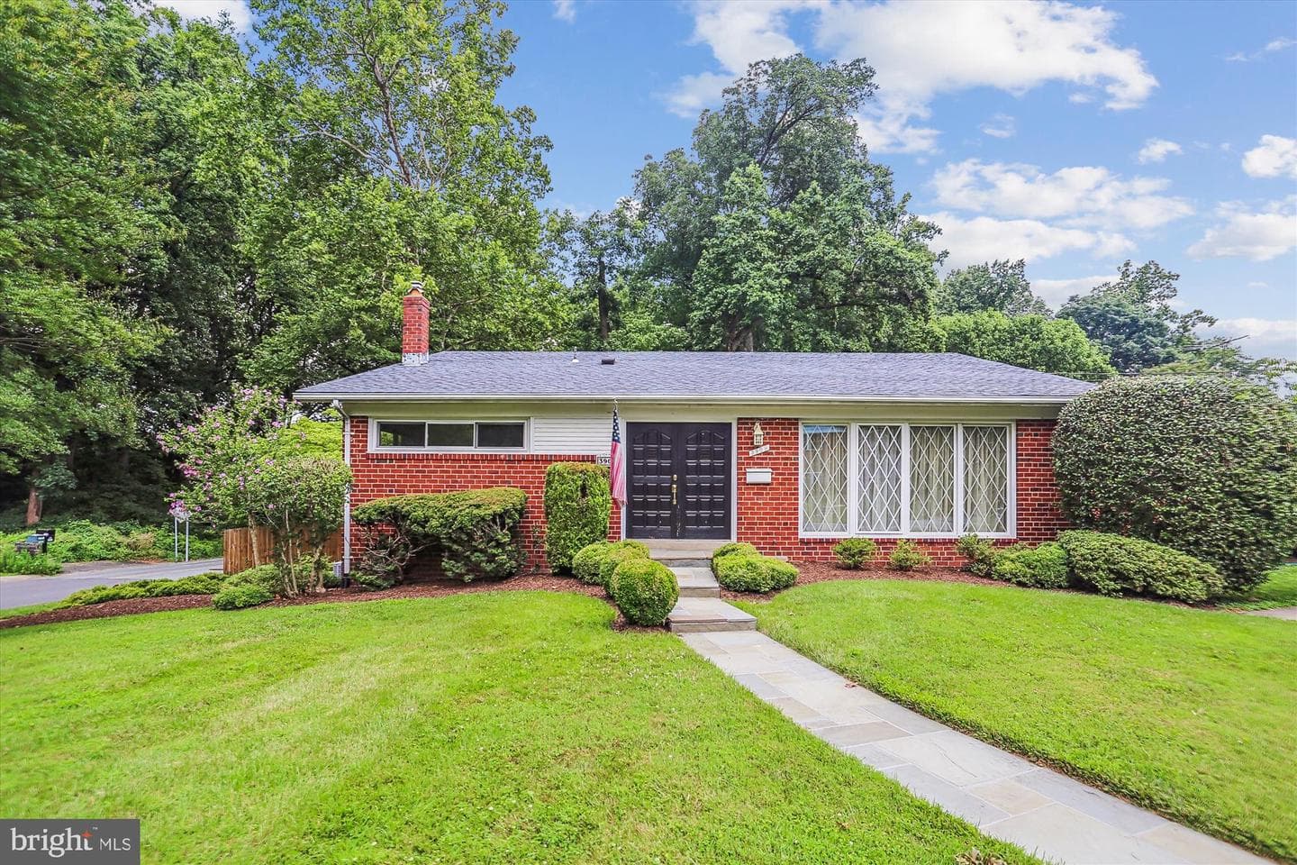 3909 Woodlawn Road photo 1