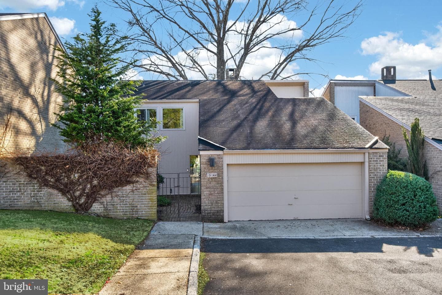 19144 Roman Way photo 1
