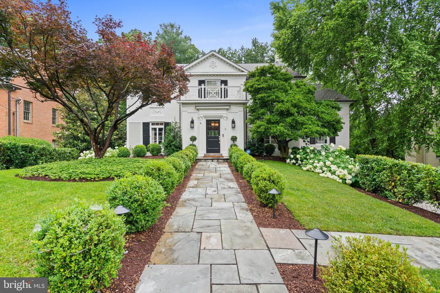 8 Farmington Court