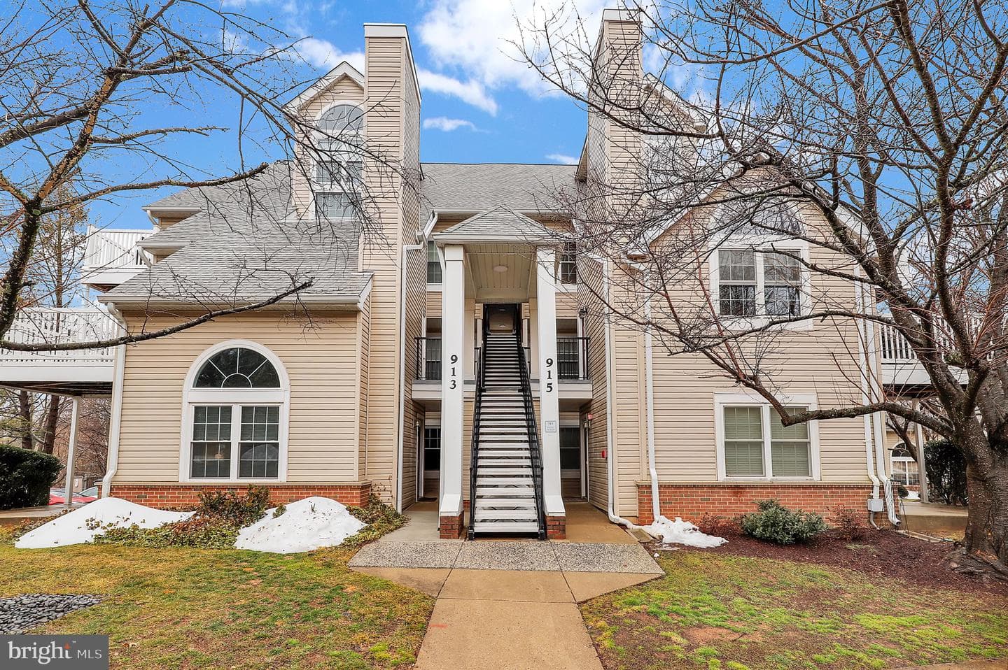 913 Hillside Lake Terrace #413 photo 1