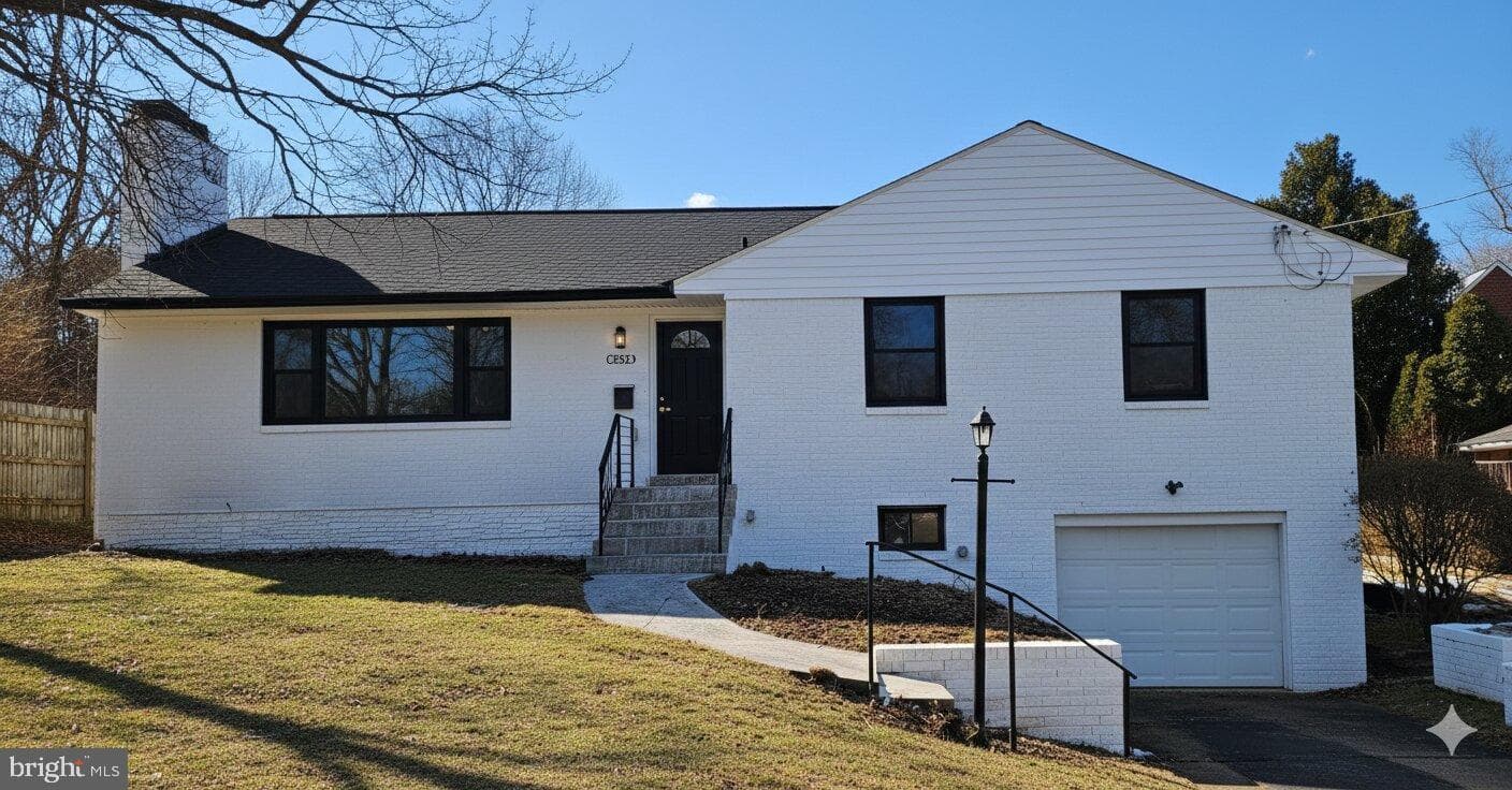 1305 Woodside Parkway
