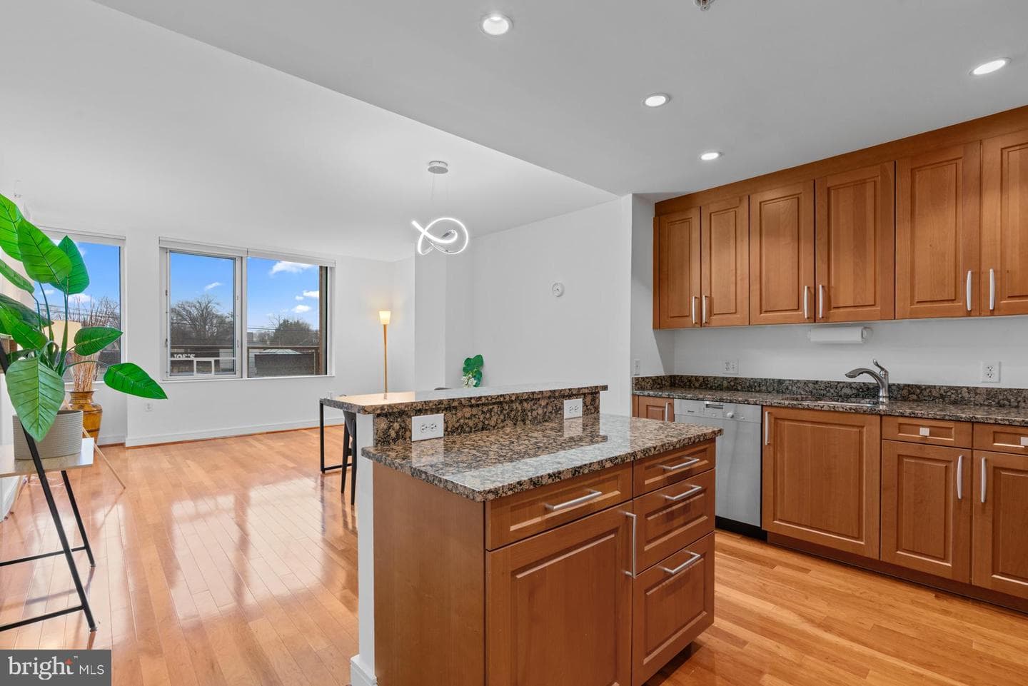 6820 Wisconsin Avenue #4003