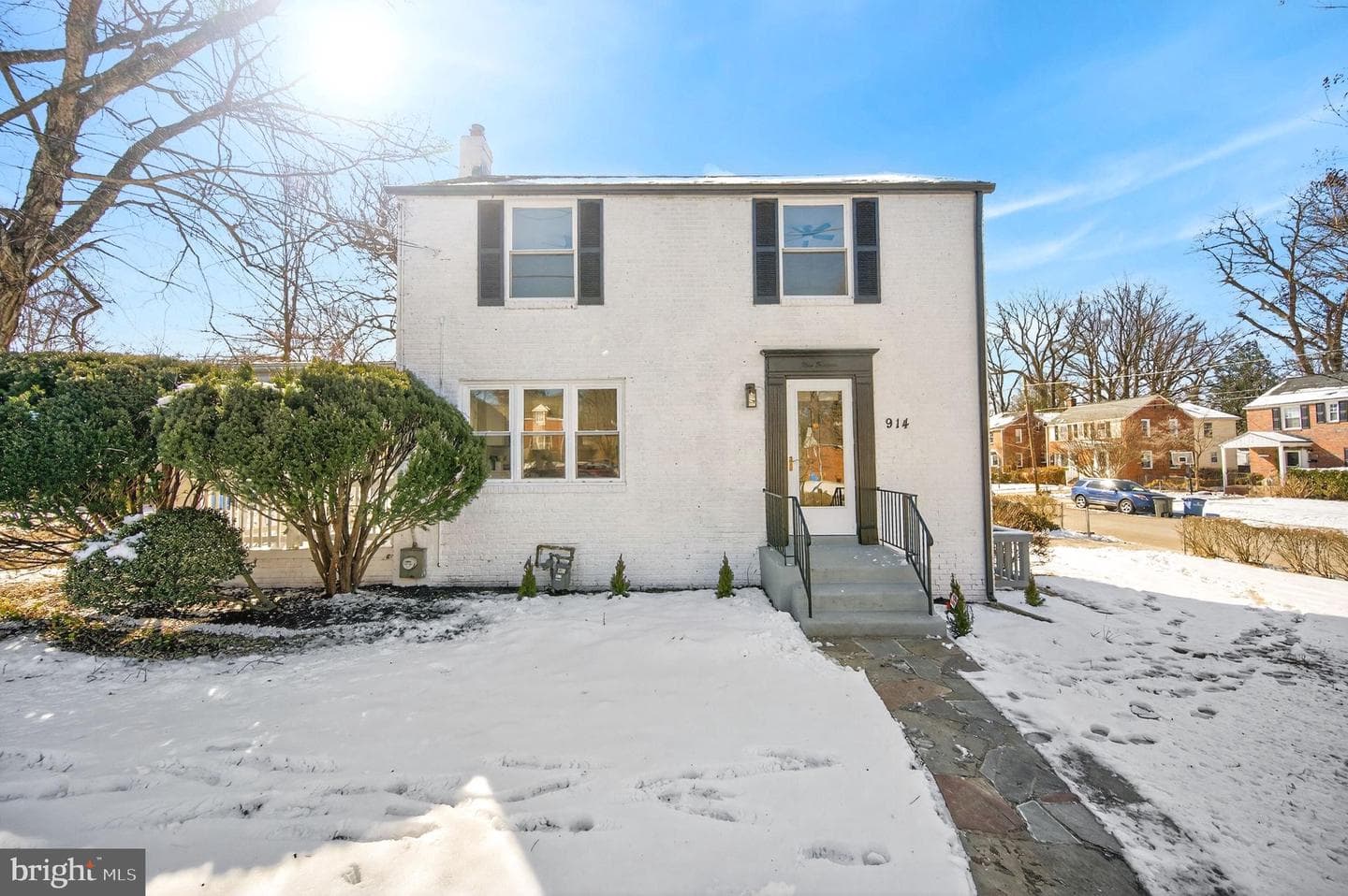 914 Dennis Avenue photo 1
